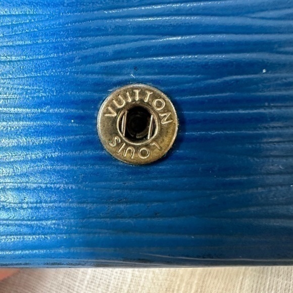 Louis Vuitton Monogram 4 Ring Key holder. Blue Epi leather. - Picture 7 of 10